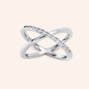 "Dancing together" 7.9CTW Baguette Criss Cross Ring Silver