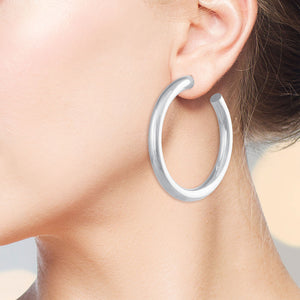 "D Essential" High Polished Grand Round Tube Hoop Earrings - Silver